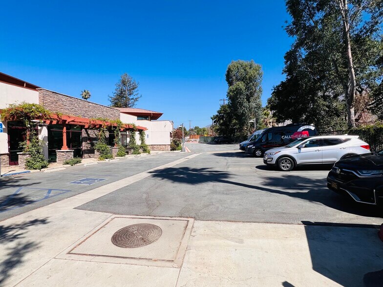 More Photos Of 2693 E Washington Blvd, Pasadena Medical For Lease
