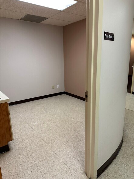 More Photos Of 961 Canal St, Syracuse Medical For Sale