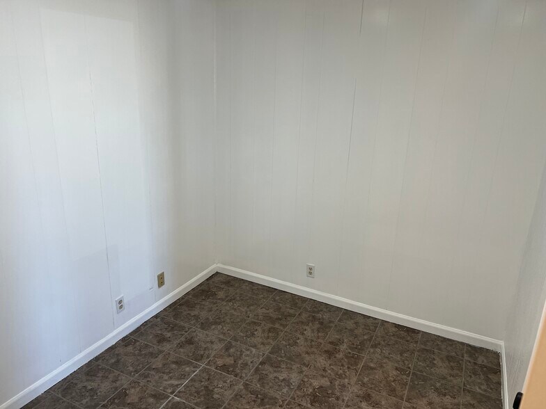 More Photos Of 203 S Main St, Andrews Office For Sale