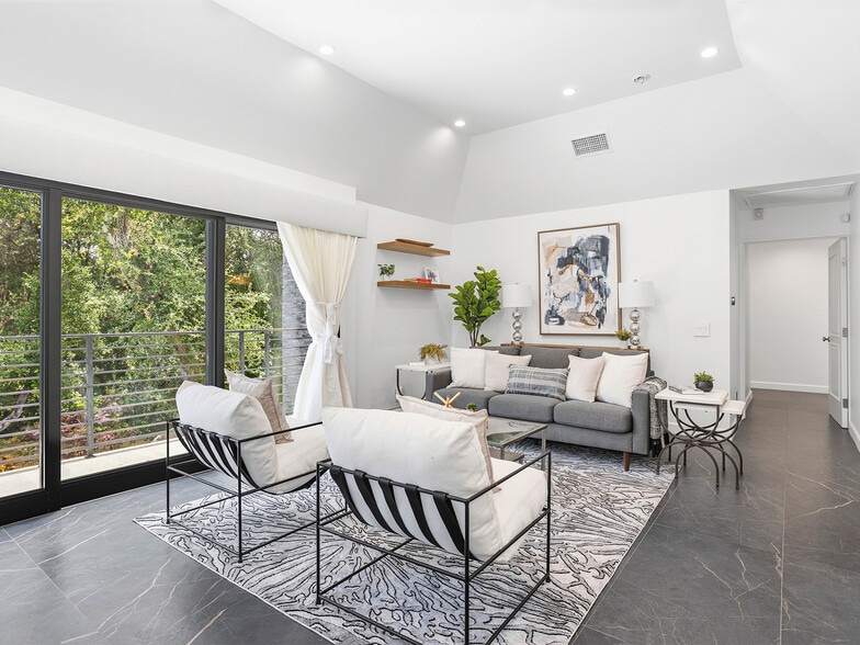 More Photos Of 7580 McGroarty Ter, Tujunga Apartments For Sale