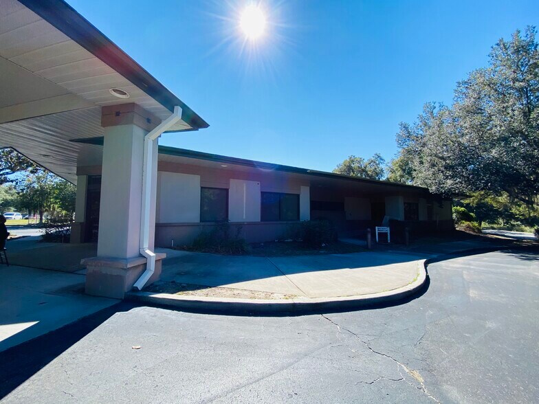 More Photos Of 404 Hall of Fame Dr, Lake City Medical For Lease