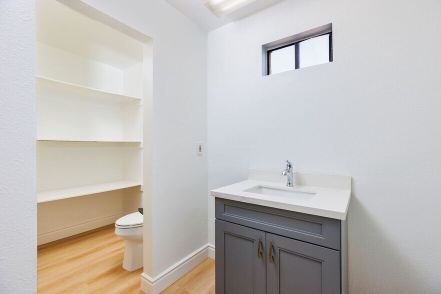 More Photos Of 4780 W Mission Blvd, Montclair Office Residential For Lease