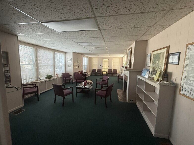 More Photos Of 7996 Oxford Ave, Philadelphia Office For Sale