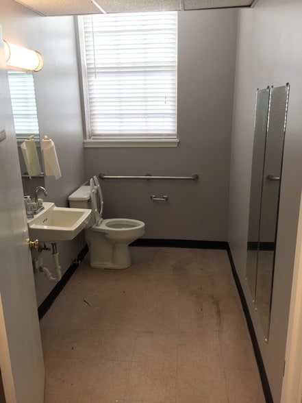 More Photos Of 28 Liberty St, Westminster Apartments For Lease