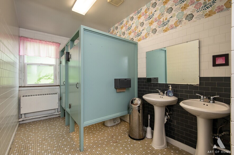 More Photos Of 9411 S 51st Ave, Oak Lawn Religious Facility For Sale