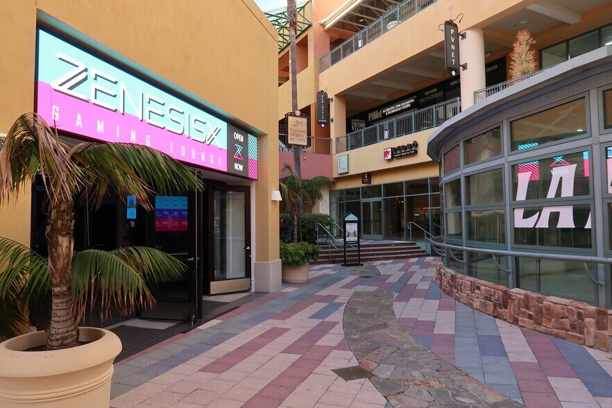 More Photos Of 520 Deep Valley Dr, Rolling Hills Estates Hospital For Lease