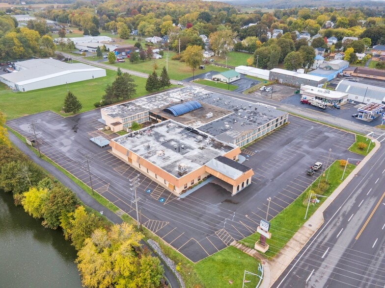 More Photos Of 125 N Main St, Newark Hotel For Sale