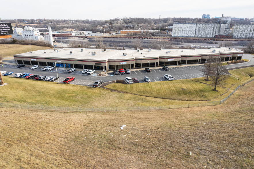 Primary Photo Of 1300-1322 Adams St, Kansas City Manufacturing For Lease