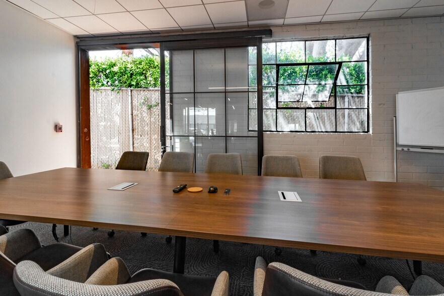 More Photos Of 5920-5924 Blackwelder St, Culver City Office For Lease