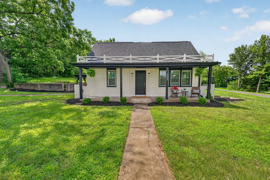 Primary Photo Of 1106 College Hill St, Pleasant Hill Flex For Sale