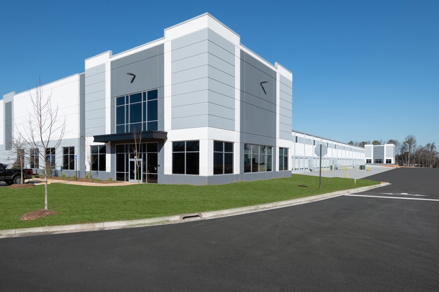 Primary Photo Of 7776 Jonesboro Rd, Jonesboro Unknown For Lease