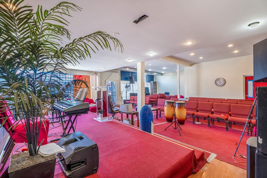 More Photos Of 2820-2824 Bailey Ave, Buffalo Freestanding For Sale