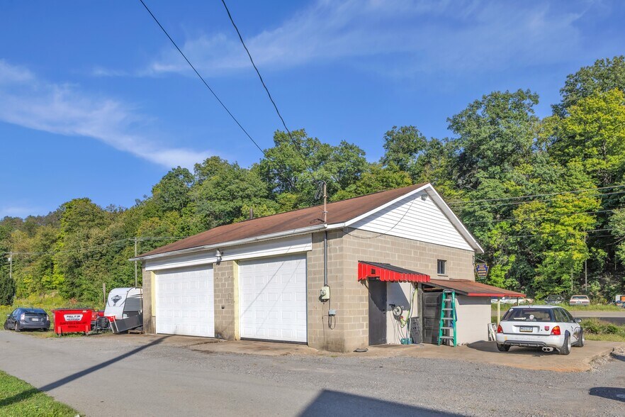 More Photos Of 548 Hill St, Mc Grann Flex For Sale