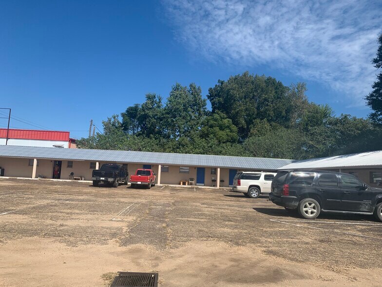 More Photos Of 3682 N College Ave, Jackson Hotel For Sale