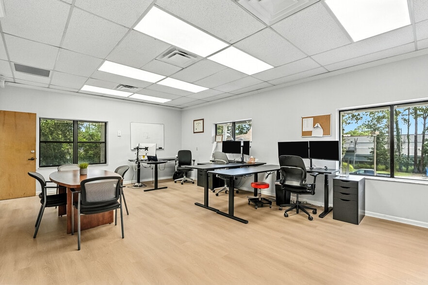 More Photos Of 8431 Baymeadows Way, Jacksonville Loft Creative Space For Lease