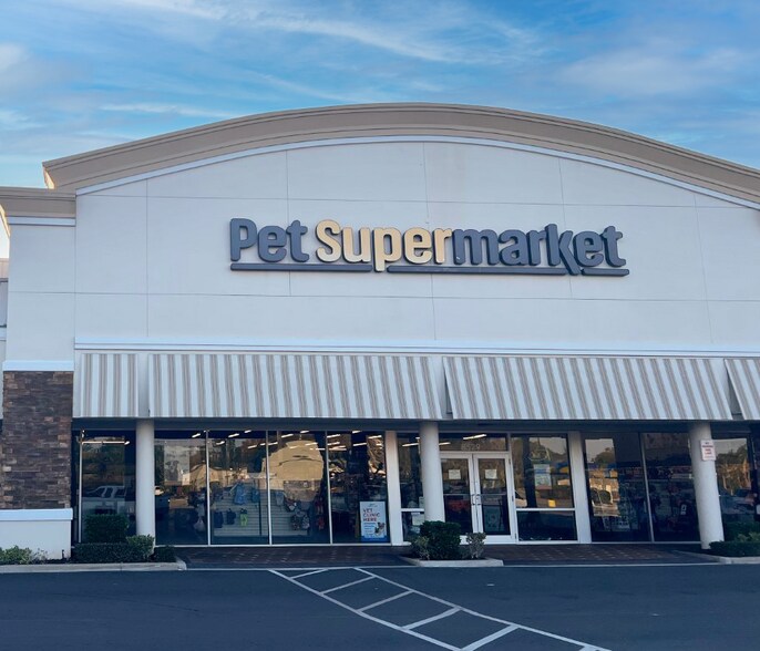 More Photos Of 8501-8755 Little Rd, New Port Richey Unknown For Lease