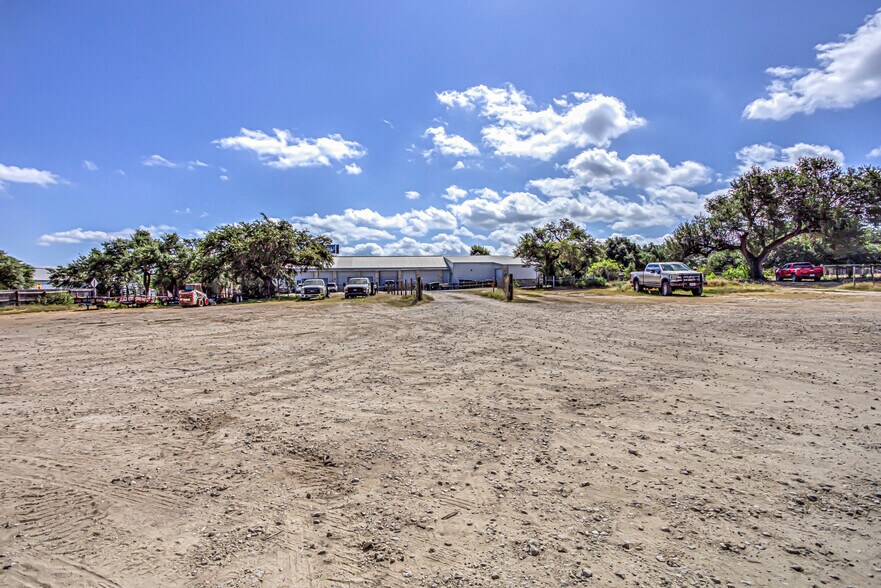 More Photos Of 12400 Trail Driver, Austin Land For Sale