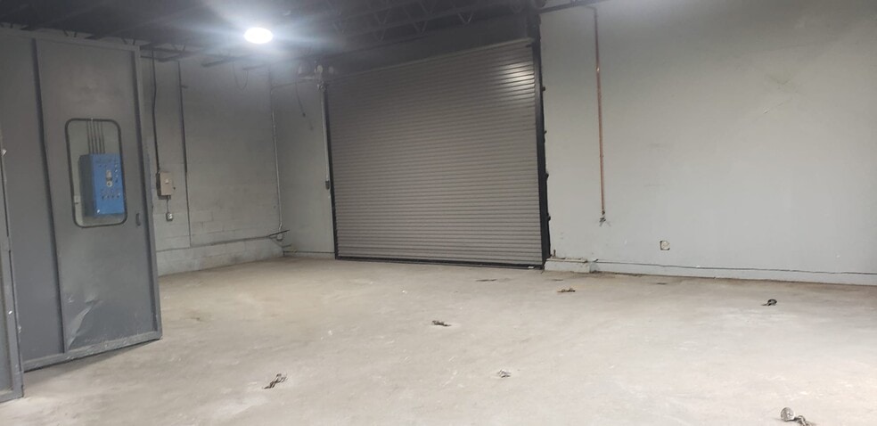 More Photos Of 17721 Sherman Way, Reseda Auto Repair For Sale