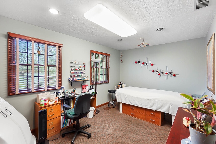 More Photos Of 860 E Franklin St, Dayton Medical For Sale