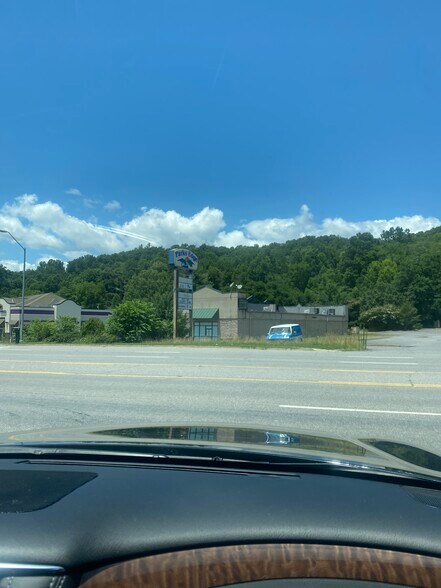 More Photos Of 620 Casino Trl, Whittier Storefront For Lease