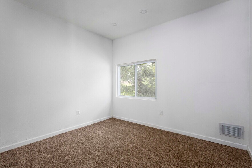 More Photos Of 553 Belmont St, Detroit Apartments For Sale