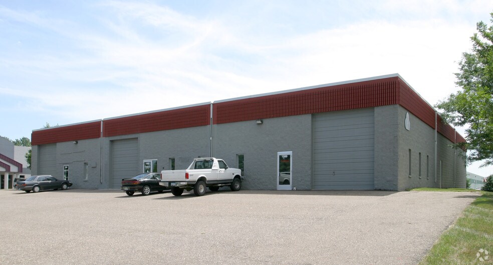 More Photos Of 1580-1584 NE 93rd Ln, Blaine Flex For Lease