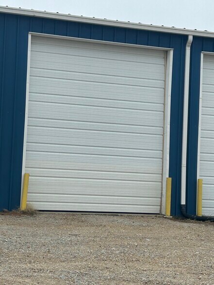 More Photos Of 4701 S Limit Ave, Sedalia Warehouse For Lease