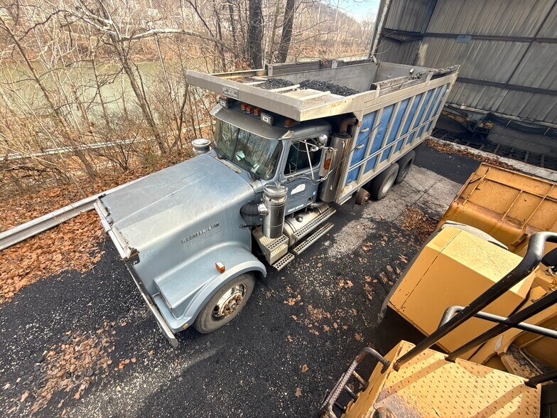 More Photos Of 13125 Old US Route 23, Catlettsburg Industrial For Sale