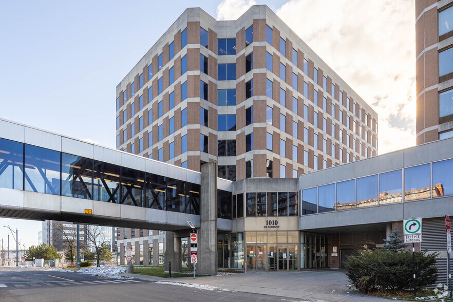 Primary Photo Of 1010 Rue de Sérigny, Longueuil Unknown For Lease
