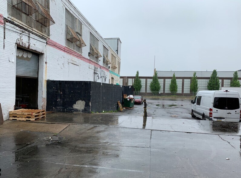 More Photos Of 20 Jackson St, Philadelphia Unknown For Lease