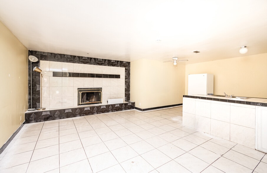 More Photos Of 100 Nedra Ct, Sacramento Multifamily For Sale