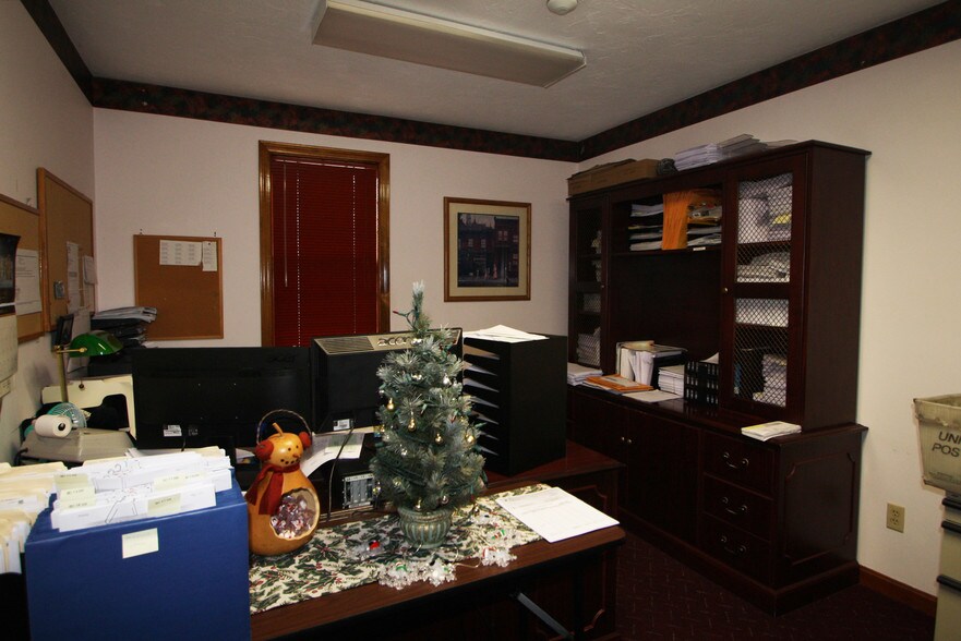 More Photos Of 2527 Cranberry Hwy, Wareham Office For Sale