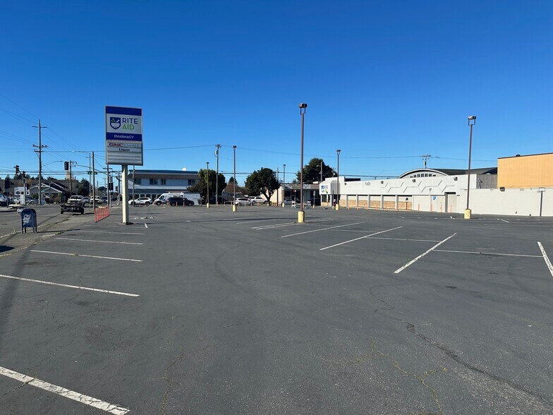 More Photos Of 411 Harris St, Eureka General Retail For Lease