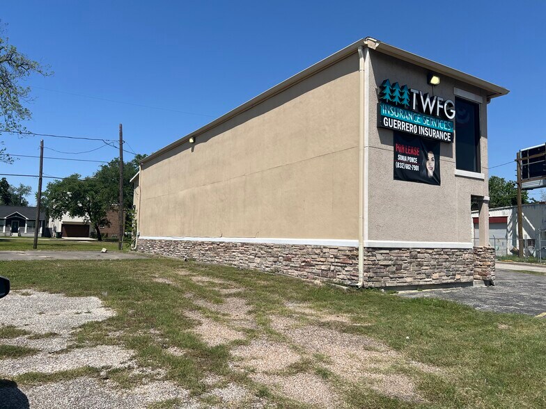 More Photos Of 2711 North Fwy, Houston Medical For Sale