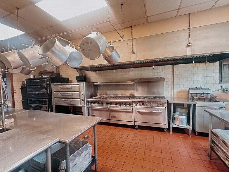 More Photos Of 16 Legion St, Republic Freestanding For Sale