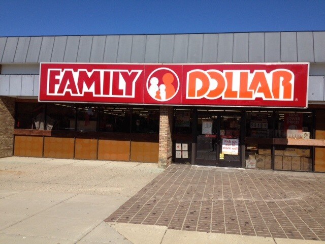 More Photos Of 250-600 Covered Vlg, Belding Storefront For Lease