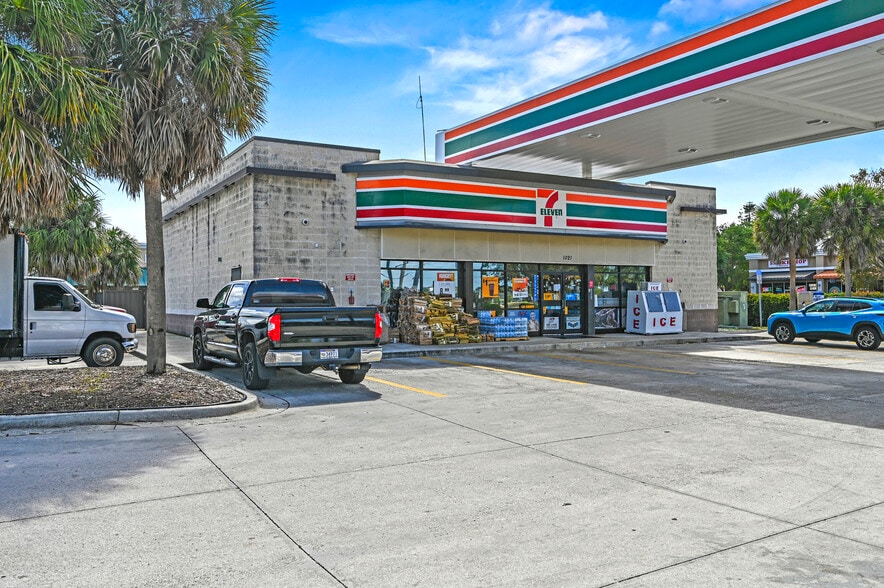 Primary Photo Of 1021 Santa Barbara Blvd, Cape Coral Convenience Store For Sale