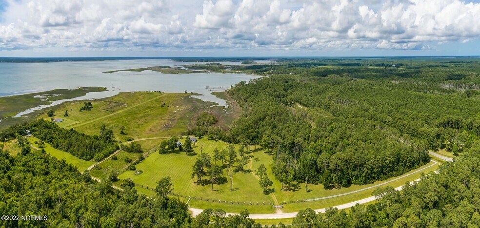 More Photos Of 220 Blue Berry Kennel, Beaufort Land For Sale