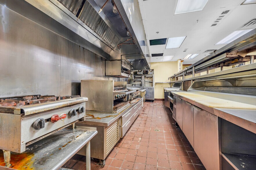 More Photos Of 1589 Big a Rd, Toccoa Flex For Sale