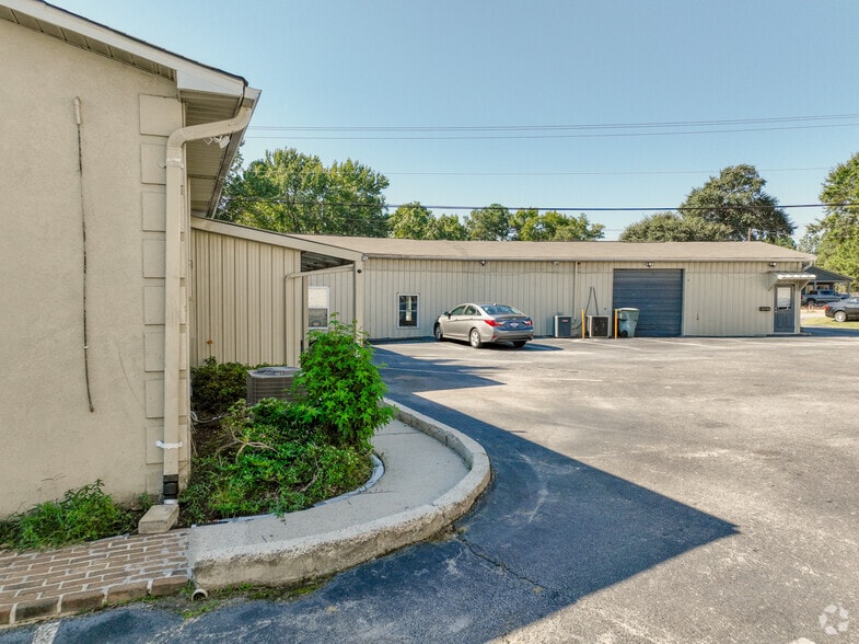 More Photos Of 3935 Sunset Blvd, West Columbia Unknown For Lease