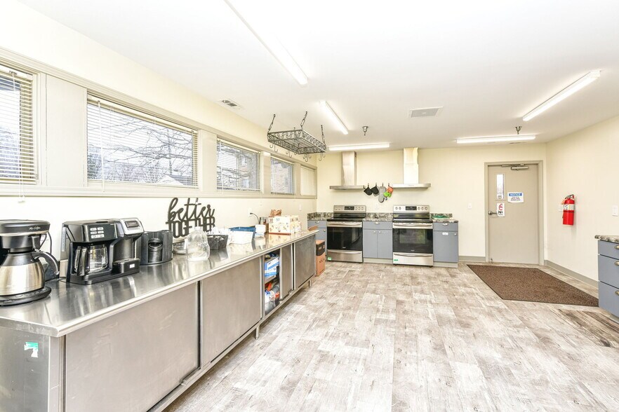 More Photos Of 1640 N Ritter Ave, Indianapolis Medical For Lease