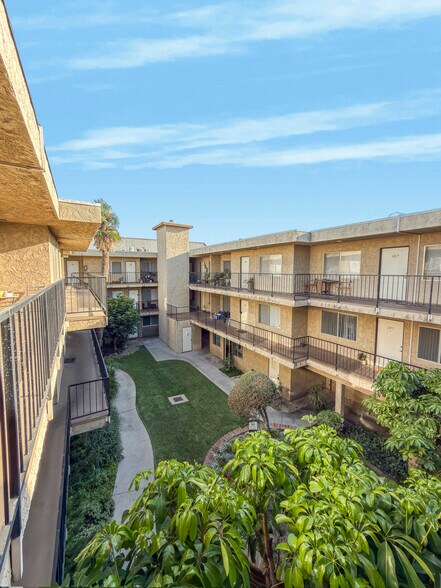 More Photos Of 2101 Vine St, Alhambra Apartments For Sale