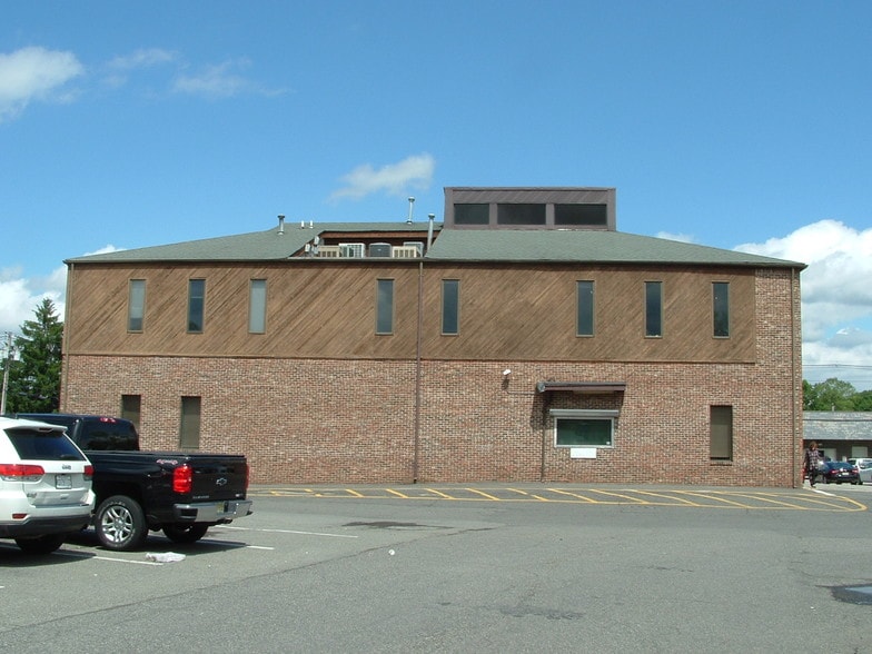 More Photos Of 1275 Bloomfield Ave, Fairfield Office For Lease