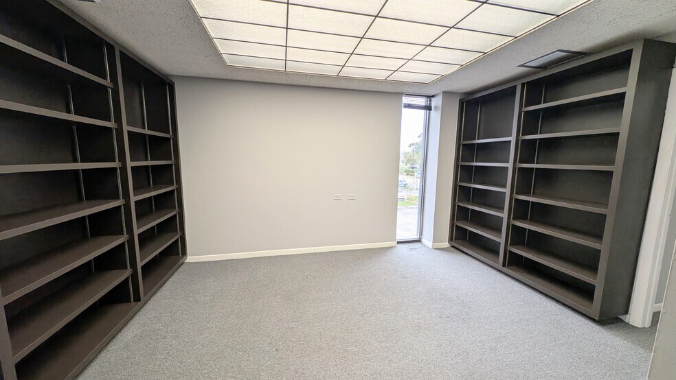 More Photos Of 2131 Hollywood Blvd, Hollywood Office Residential For Lease