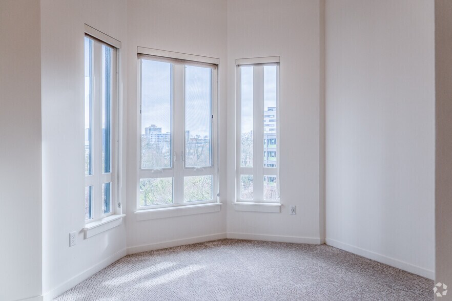 More Photos Of 1115 SW Market St, Portland Apartments For Sale