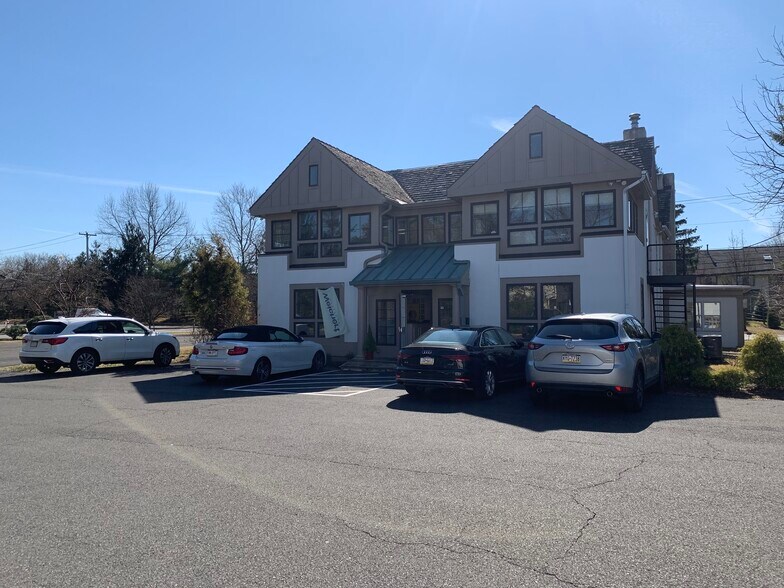 More Photos Of 581 Skippack Pike, Blue Bell Office For Lease