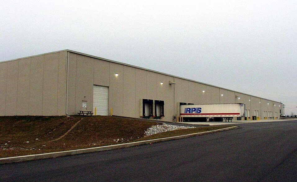 More Photos Of 6600 Donn Eisele St, Columbus Distribution For Lease