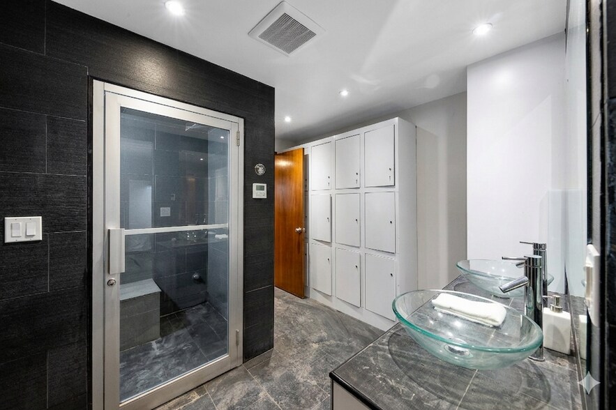 More Photos Of 163 Eighth Ave, New York Storefront Retail Residential For Lease
