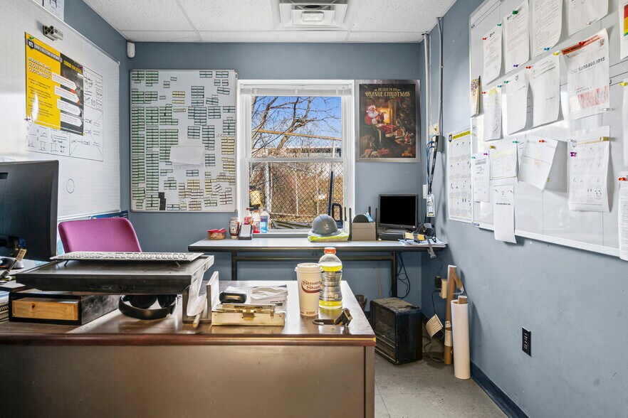 More Photos Of 8 Northway Ln, Latham Industrial For Lease