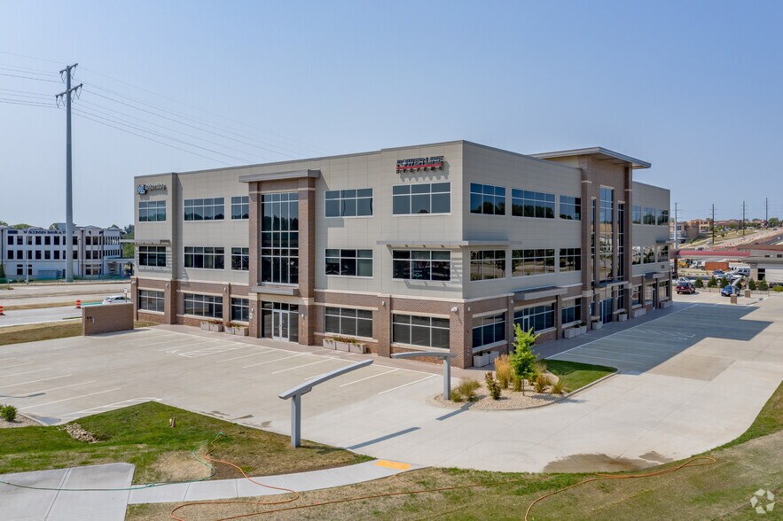 More Photos Of 5400 King James Way, Fitchburg Office For Sale